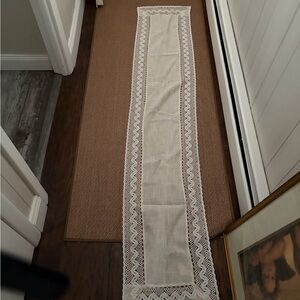Classic Ivory Lace Table Runner - Elegant Home Dining Accent